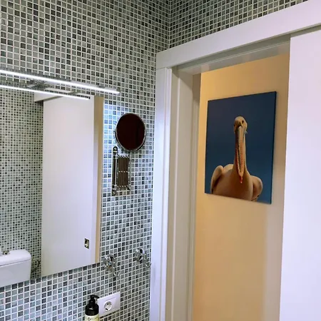 Chloe Apartment *